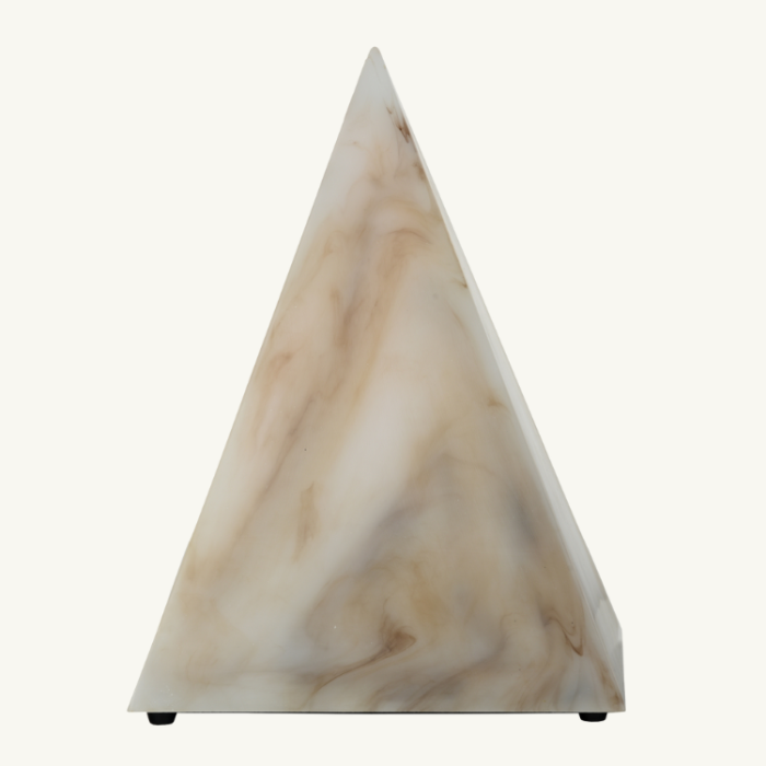 polyresin-pyramid-lamp-3